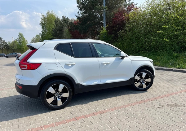 Volvo XC 40 cena 110700 przebieg: 82600, rok produkcji 2019 z Gdynia małe 254